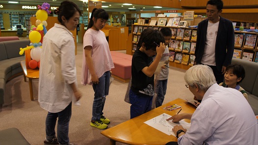 夜の図書館３