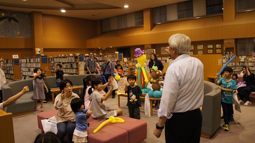 夜の図書館４